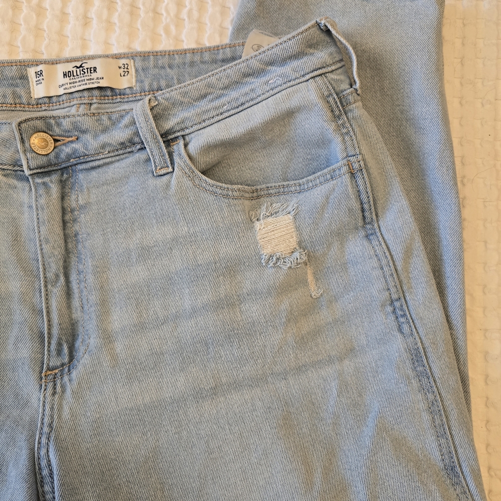Hollister Women's Light Blue Straight Leg Mom Jeans - Picture 2 of 6